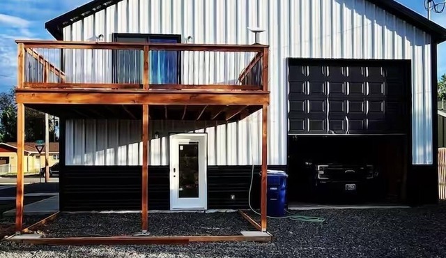 Huge Indoor Parking! 3 bedroom Shop House with 2 full bathrooms