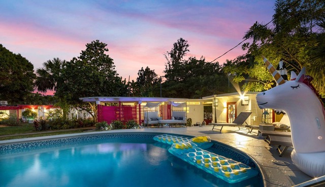 Huge Lake Compound Pool Private Suites 3 Homes Dog Friendly