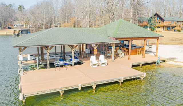 Huge Lakefront Home with private hot tub, dock, and pickle-ball court