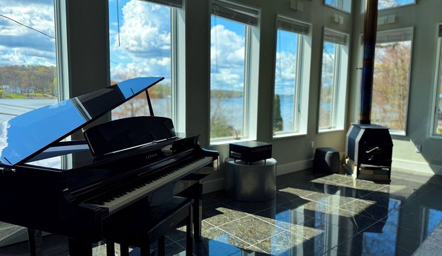 Huge Lakeview Retreat in Prime Location Overlooking NJ’s Largest Lake