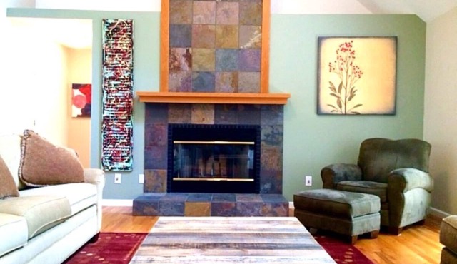 Huge Lodge, 1.5 Mi to town, Mtn Views, pets OK.