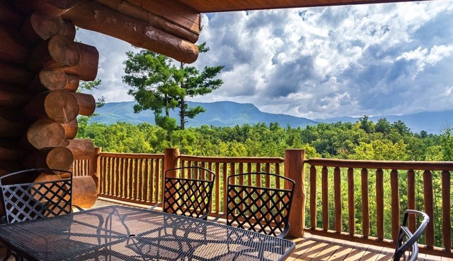 Huge Log Cabin | Owner Managed | Mtn Views | Fire Pit | Lawn | Brook | Swing Set