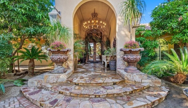 HUGE LUX Estate, Pool/Spa, Pickleball, Sleeps 22!nDate Grove Near Palm Springs
