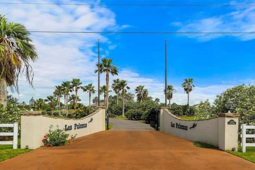 Huge, luxurious and secluded estate with private pool, pond, and large yard
