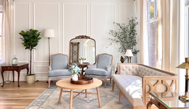 Huge & Luxurious Logan Sq home,2 car garage,PRIVATE rooftop deck,great location!