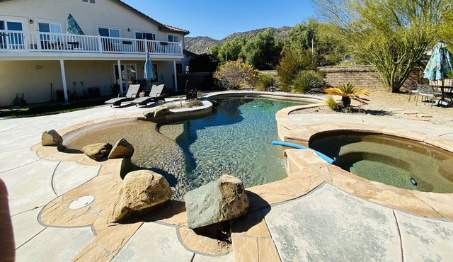 Huge luxurious Master Bedroom Suite w/ full privacy & View