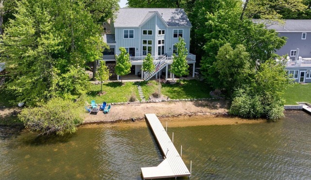 Huge Luxury Cottage on All-sports Lake