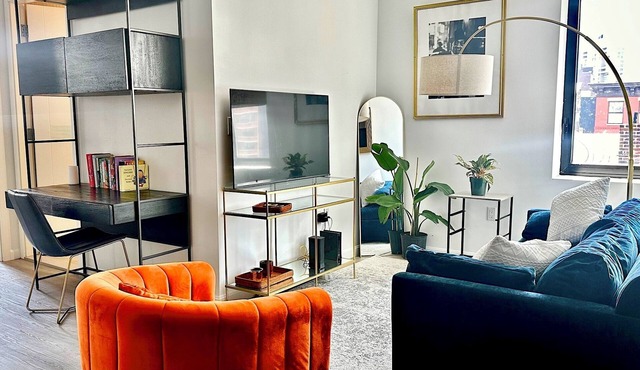 Huge Modern 2 bedroom in Little Italy