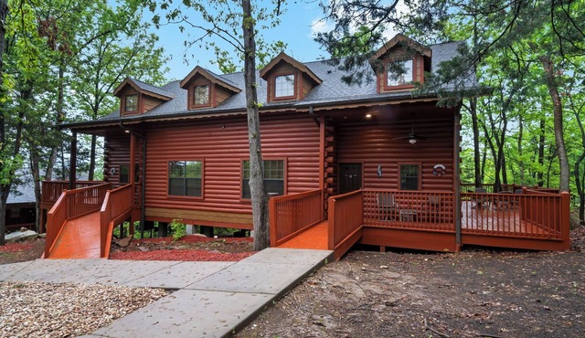 HUGE Multi-Unit Cabin with Private Porches & Gas Grill - Branson Theatre District