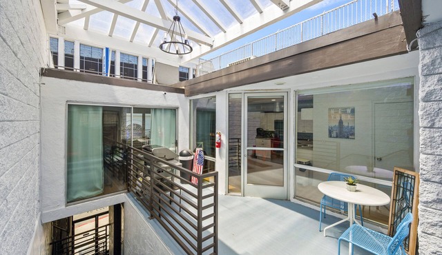 Huge Newly Renovated Suite At Downtown San Diego