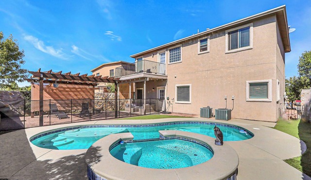 Huge Oasis Retreat>Arcade>Pool Table>Heated Pool & Spa>Super H on AirBB