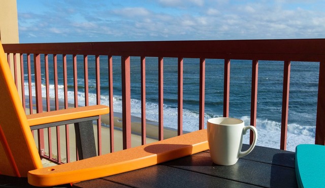 Huge Oceanfront Balcony | 3BR | 2 King Rooms | Pool | Perfect spot for families!