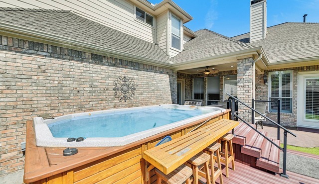 Huge Plano Home w/ Swim Spa: 37 mi to AT&T Stadium