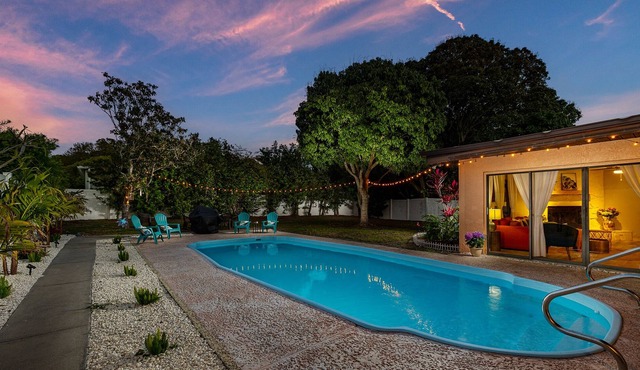 🌴“Huge Pool Home 5 mins to Beaches and all the fun the Sunshine state offers”🌊☀️