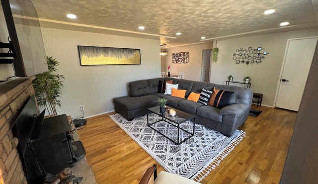 💥HUGE, PRIVATE, 3 BEDROOM/1 BATH NEAR PLU & JBLM💥