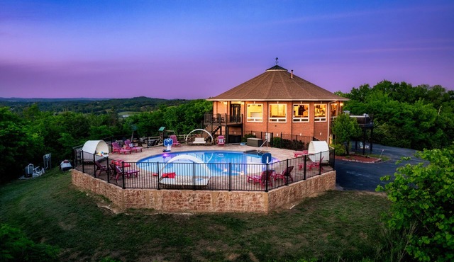 Huge Private Pool, 360 View Yurt, Great Location!