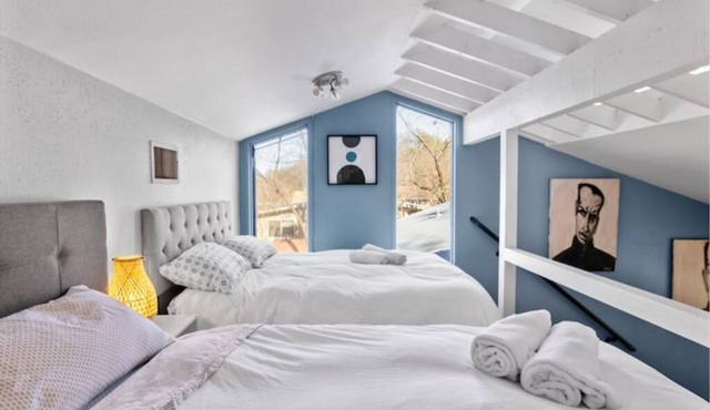 Huge Private Villa near Downtown - 12 Real Beds
