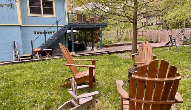 Huge Private Yard w/hot tub 2 blocks from Beach