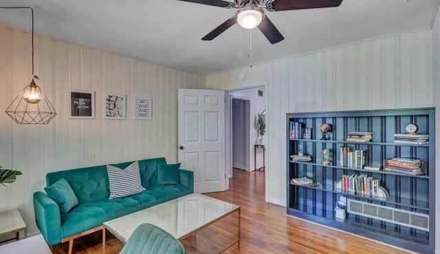 HUGE ranch style house with an MCM flare!