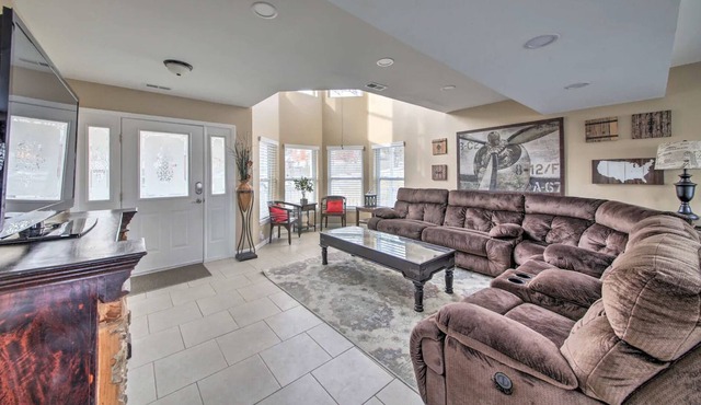 Huge Renovated Historic Schoolhouse w/Hidden Room!