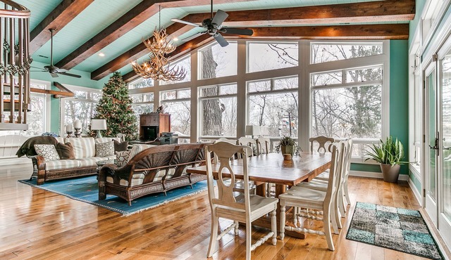 Huge Retreat with Heated Pool And Hot Tub by Briggs Woods Walking Trail and Golf