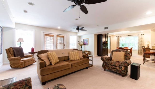 Huge ROMANTIC apartment for short or long stays