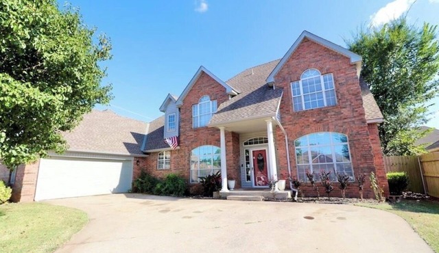 Huge Smart-Home 3ponds fishing 3.5 mi to OU in Norman, pool, outdoor patio, PETS