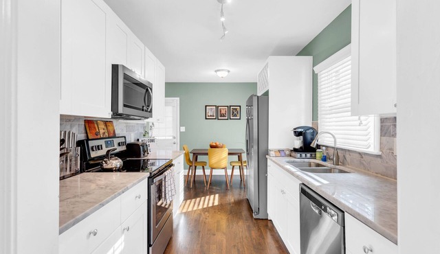 HUGE Space - Walkable to MB Stadium - 2 House in 1!