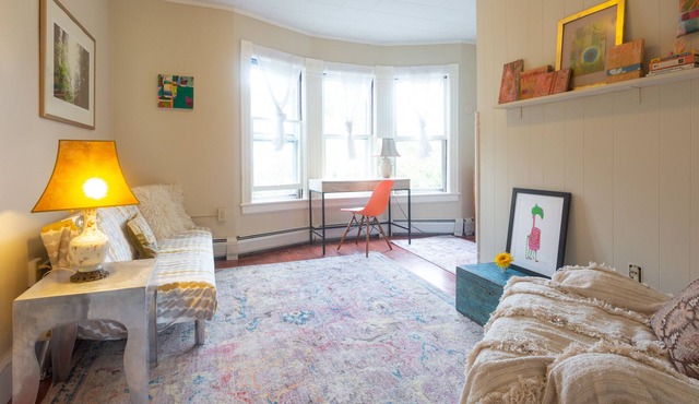 Huge Victorian close to restaurants and a block from a park.