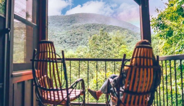 HUGE VIEWS, 10 min. to Blue Ridge, Spa Bathrooms, Hot Tub, Fire Pit, Arcade Game