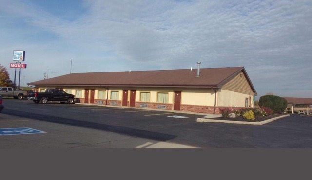 Huggy Bear Motel - Warren