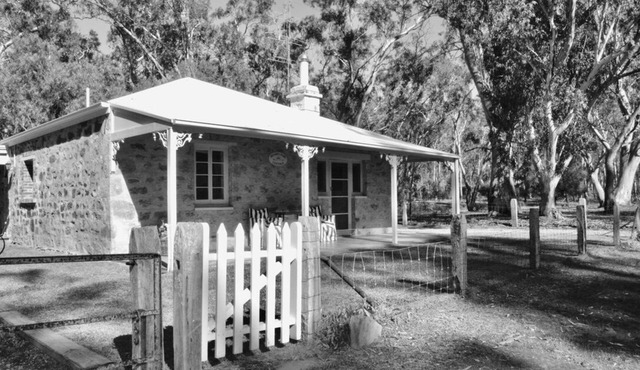 Hughes Park Cottage- peaceful serene getaway