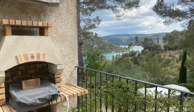 Hugo's Garriga with its terrace and private access to Lake Esparron de Verdon