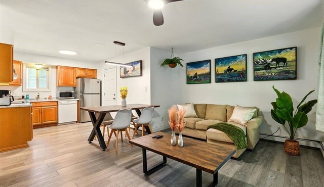 Hugs In The Dusk - 2 Beds 1 Bath unit—one side of a duplex in Midtown Anchorage.