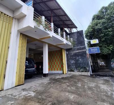 Huis TANTI Homestay Jember