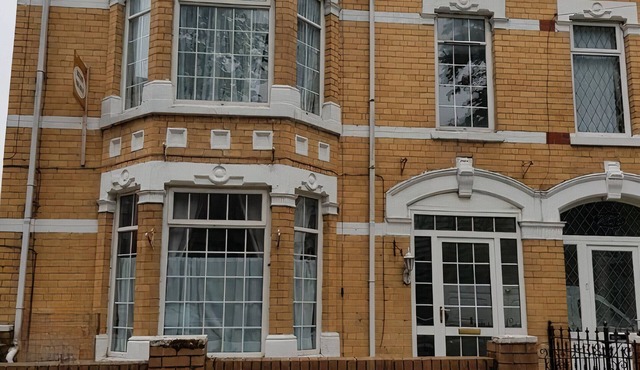 Hull Contractor Lodge-Sleeps 10, Free Parking, Near Stadium