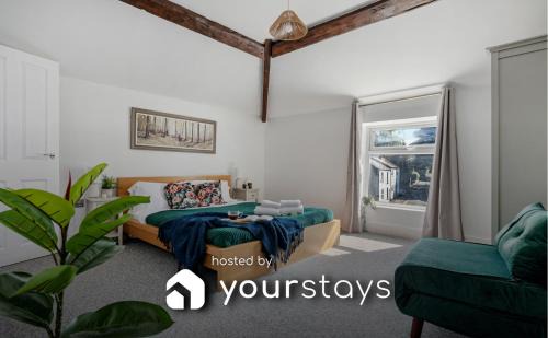 Hulley House by YourStays - Superb house near Hurdsfield Business Park, perfect for Astrazenica!