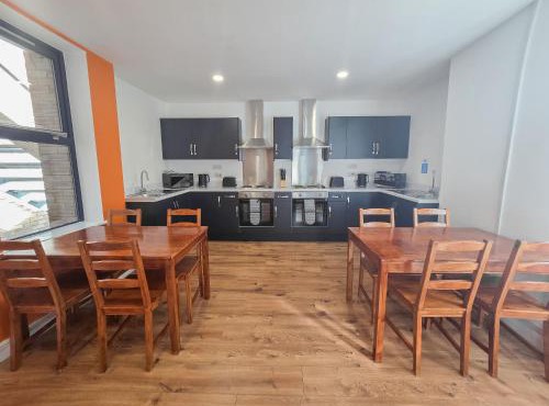 Hullywood rooms with shared kitchen facilities