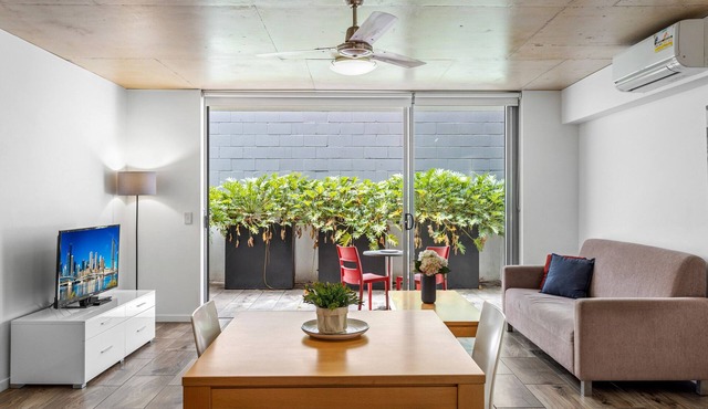 Humble City Living in an Energetic Neighbourhood