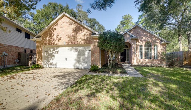 Humble Home with Game Room, Near Deerbrook Mall!