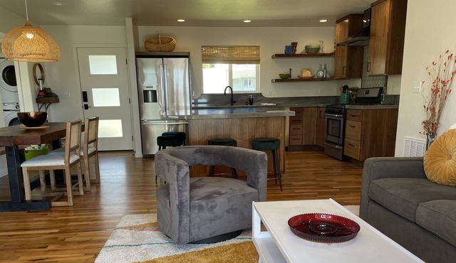 Humboldt Mid-century Bayview Escape