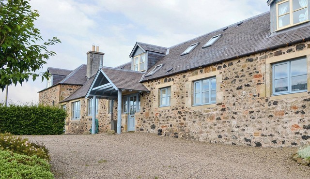 Hume Orchard Steading