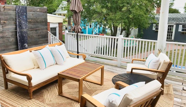 Hummingbird Cottage - Chesapeake Properties