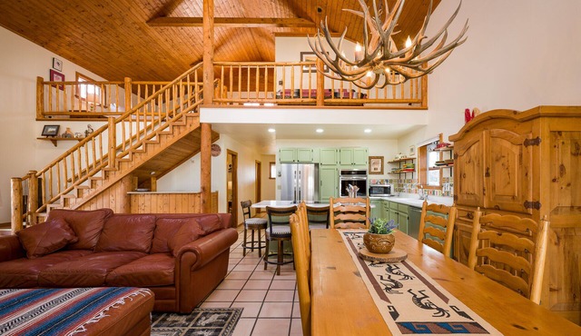 Hummingbird Hacienda - Los Ojos Cabin w/Brazos Cliff Views