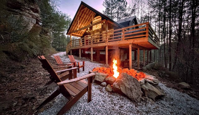 Hummingbird Hollow | Private Forest Retreat