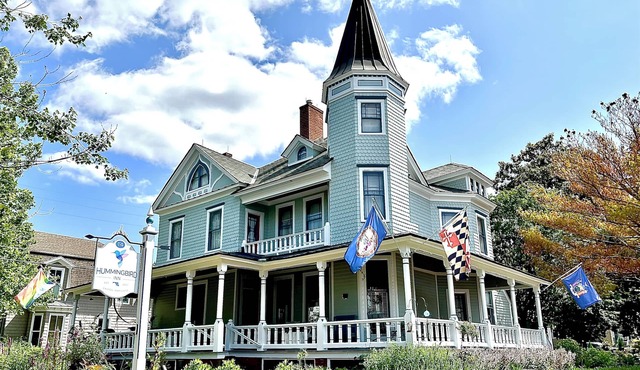 Hummingbird Inn