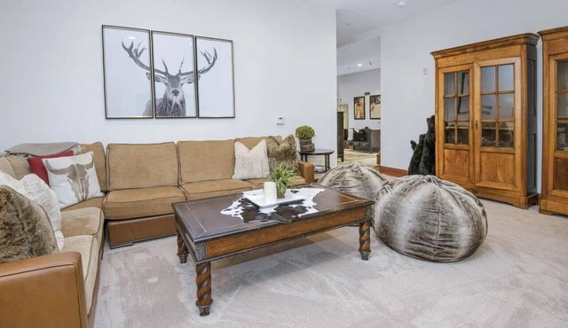 Hummingbird Lodge A101 — True Ski-In/Ski-Out Best Ski Access in Bachelor Gulch