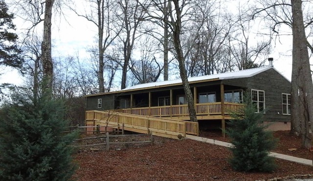 hummingbird · NO SUNDAY CHECK INS- hot tub ,gated, HUMMINGBIRD