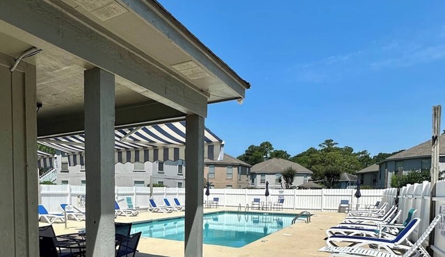 Hummingbird's Comfortable Ground Floor Condo w/State Park Pass - Bring the Pup!n