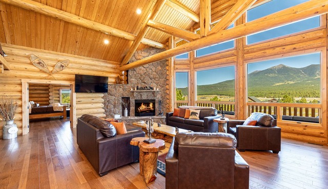 Humphreys Peak View Luxury Log Cabin